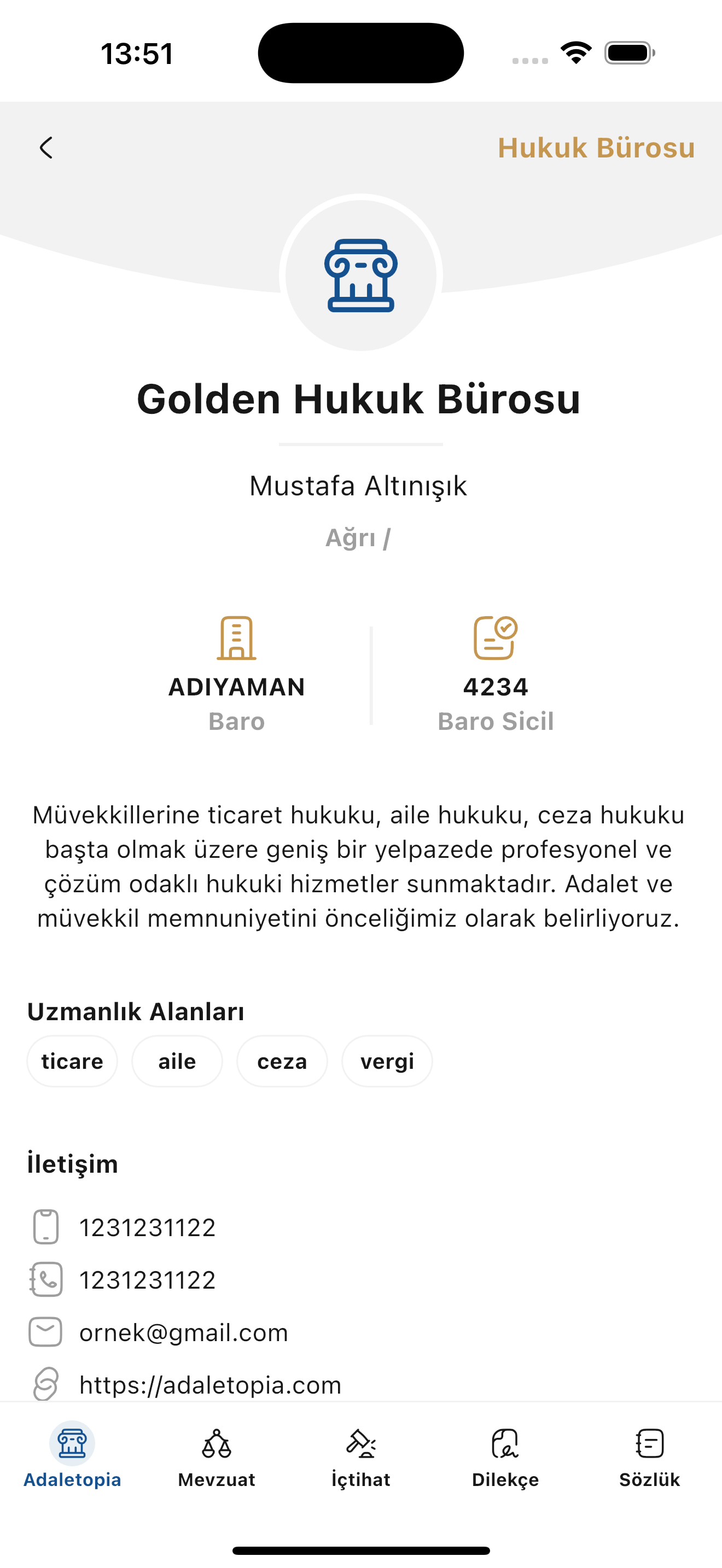 Yapay zeka destekli hukuk uygulamasının ekran görüntüsü.